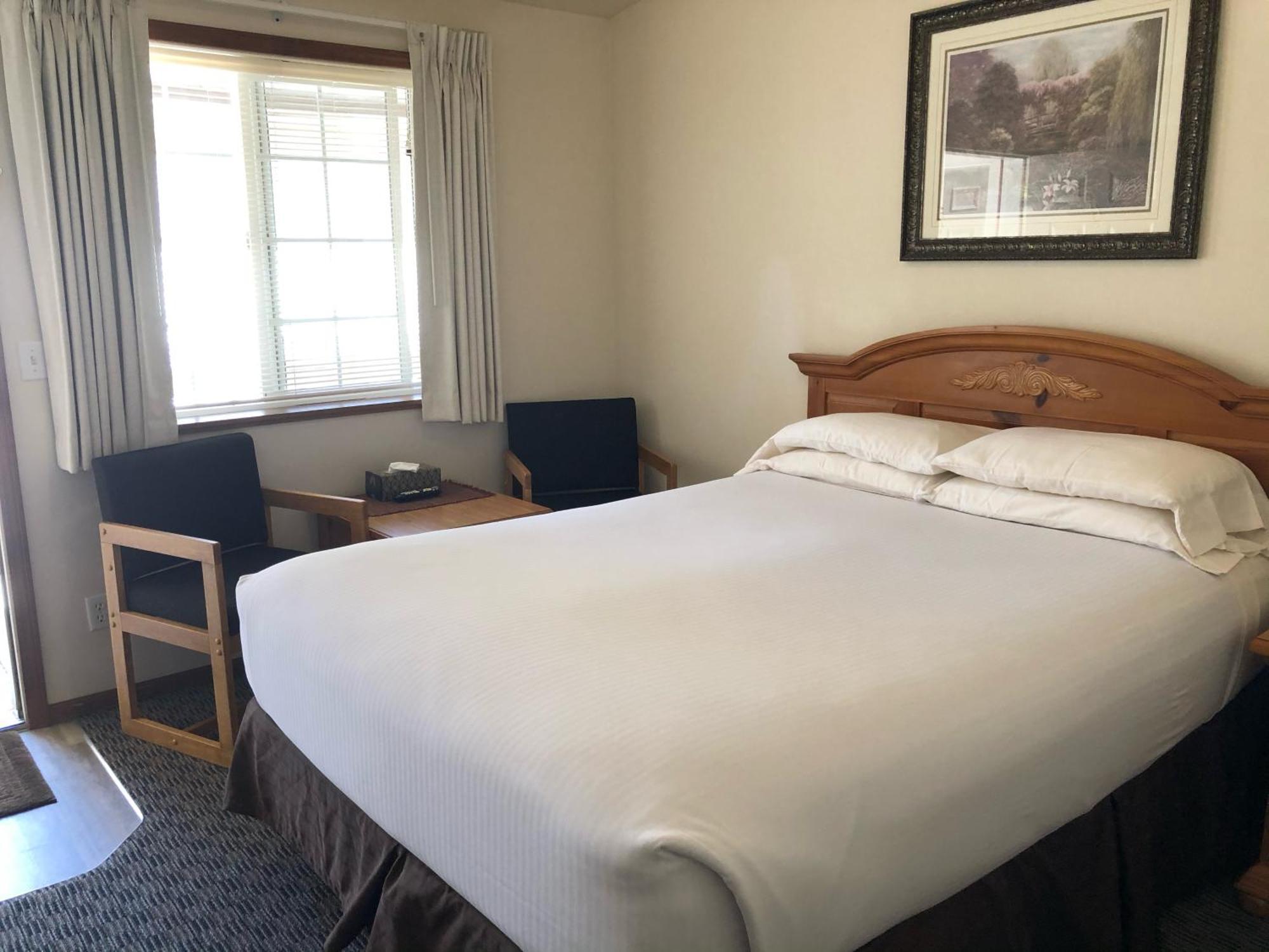 The Landmark Inn Florence Room photo